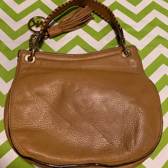 Michael Kors Bennet Shoulder Bag Tan - Picture 2 of 5